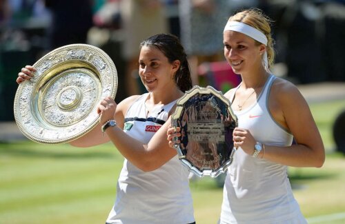 Baroli și Lisicki cu trofeele de la Wimbledon 2013, pentru locurile 1, respectiv 2 Foto: Guliver / Getty Images