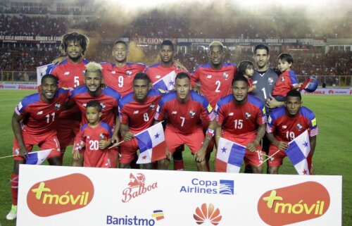 Penedo (primul din dreapta din rândul de sus) are 119 selecții în naționala țării sale // FOTO: Reuters