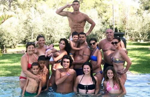 Cristiano cu familia, în vacanță Foto: instagram.com/cristiano