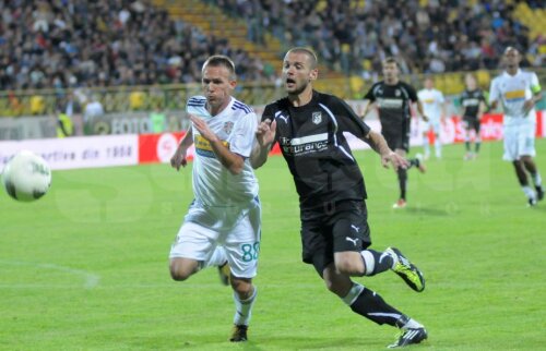 Buhăescu (în alb), pe vremea când FC Vaslui evolua în Liga 1// FOTO: Gazeta Sporturilor