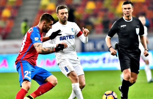 În Liga 1, Sânmărtean a evoluat pentru Gloria Bistrița, FC Vaslui, FCSB și Pandurii