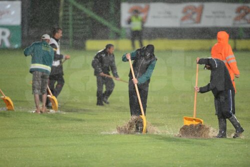 Imagini surprinse la Mioveni, în 2012 Foto: Alex Nicodim/Gazeta Sporturilor