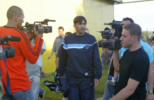 Pițurcă în ultima zi ca antrenor la Steaua din al doilea mandat în Ghencea (2002-2004)