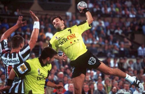 Robert Licu pe vremea când juca la Magdeburg, în Bundesliga, echipă cu care a câștigat Cupa Germaniei în 1996 Foto: Guliver/Getty Images