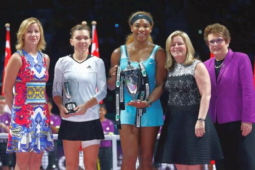 De la stânga la dreapta: Chris Evert, Simona Halep, Serena Williams, Stacey Allaster și Billie Jean King / FOTO: Guliver/GettyImages