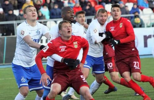 Nedelcearu (în dreapta) a jucat 90 minute în meciul cu Dinamo Moscova, la debutul în Rusia // FOTO: Facebook FC Ufa