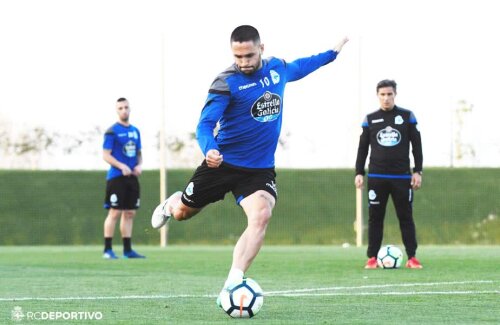 Andone are 6 goluri în 27 de meciuri în actualul campionat, jumătate din câte a dat în cel trecut. Vineri a tras un șut, pe lângă poartă. FOTO: facebook.com/RCDeportivo