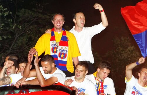 Imagine de la sărbătorirea titlului 2013, după FCSB - FC Brașov 4-0
