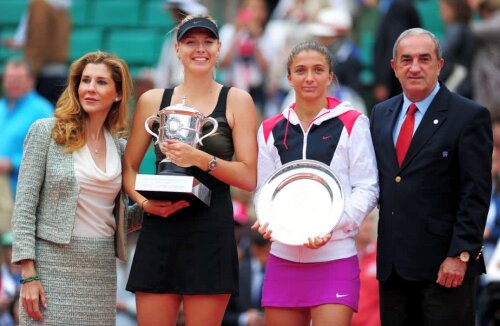 Sara Errani, lângă Maria Sharapova, după finala Roland Garros 2012 // FOTO: Guliver/GettyImages