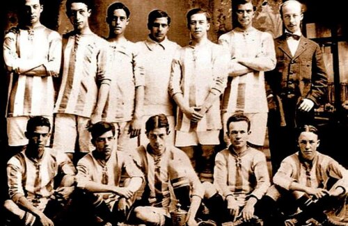 Prima echipă din istoria lui Recreativo Huelva, fotografiată în 1890 // Foto: equiposdefutbol2.blogspot.com