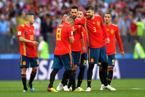 Koke e consolat de Pique după ratarea loviturii de la 11 metri FOTO: Guliver/GettyImages