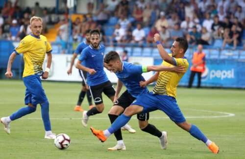 Ianis Hagi a ratat un penalty în meciul din prima etapă cu Dunărea Călărași, 0-1 // FOTO: Facebook Viitorul