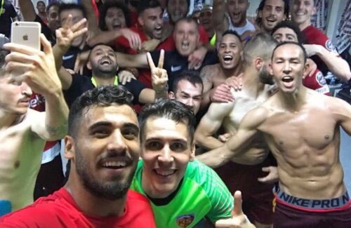 Bucurie molipsitoare în vestiarul lui Kayseri la finalul meciului // FOTO: Twitter Kayserispor