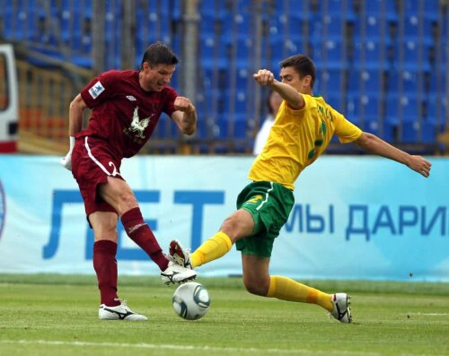 Armas (dreapta) într-un duel pe când evolua la Kuban împotriva lui Rubin Kazan