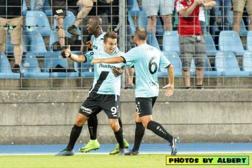 Sinani (numărul 9), sărbătorind golul din manșa tur 
a play-off-ului Europa League contra celor de la CFR Cluj, scor 2-0 FOTO: Facebook @Dudelange