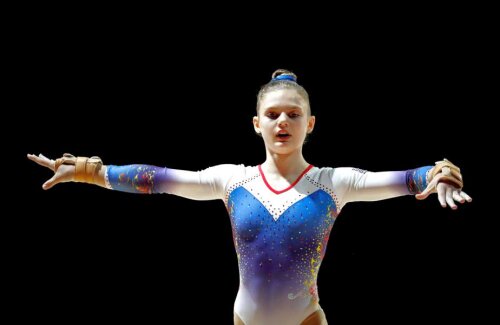 Denisa Golgotă, gimnasta de care se legau speranțele pentru o medalie, a suferit o contractură musculară înainte de plecarea spre Doha FOTO Guliver/GettyImages