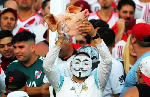 Fanii lui River au speriat pe toată lumea sâmbătă seara // FOTO: Reuters