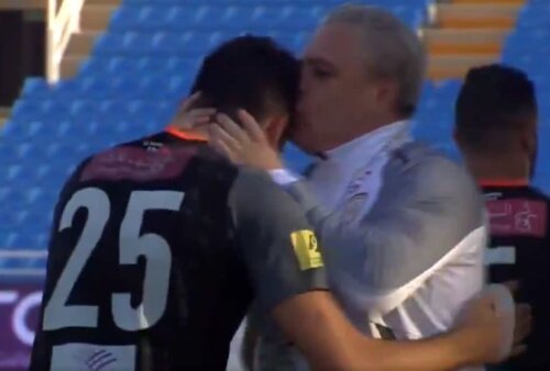 Marius Șumudică îl sărută părintește pe Valerică Găman pentru reușita sa