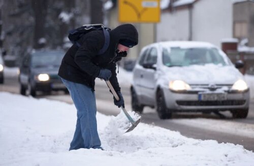 Zăpada și drumurile blocate vor cauza mari probleme în acest week-end // FOTO: Guliver/Getty Images