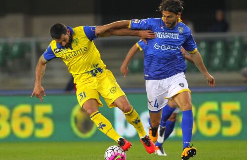 Adriano Russo, în dreapta,  se va alătura lotului lui FC Voluntari // FOTO: Guliver/Getty Images