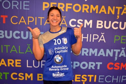 Claudia Constantinescu va îmbrăca la CSM tricoul cu numărul 20, semnând cu campioana un contract până în vara lui 2020 / FOTO CSM Bucureşti