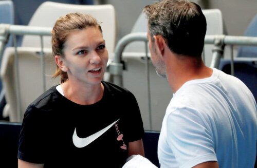 Simona Halep și antrenorul Thierry Van Cleemput pe 10 ianuarie // FOTO:Reuters