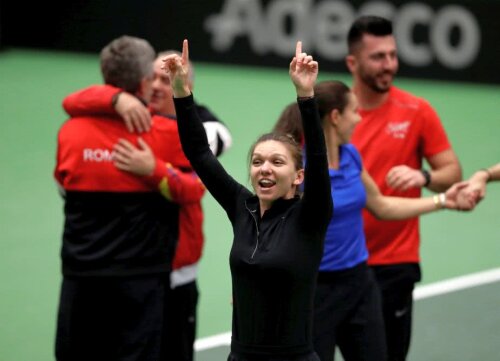Simona Halep sărbătorește victoria cu Cehia // Foto: Reuters