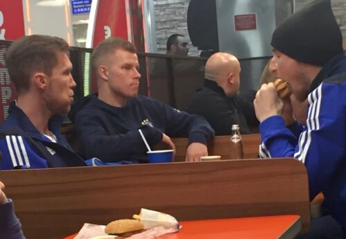 Jucătorii lui Bate Borisov la Burger King