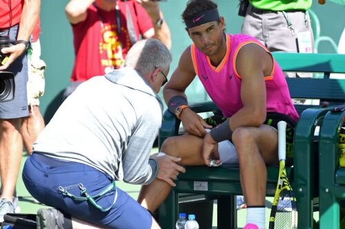 Rafael Nadal a avut probleme la genunchiul drept în semifinala contra lui Khachanov // FOTO: Reuters