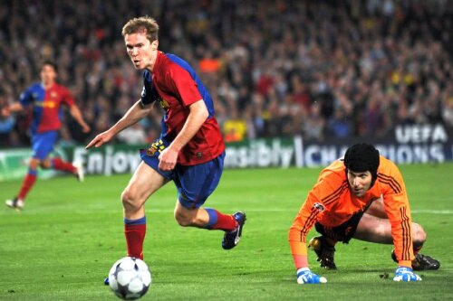 Alexander Hleb în duel cu Cech
(foto: Guliver/Getty Images)