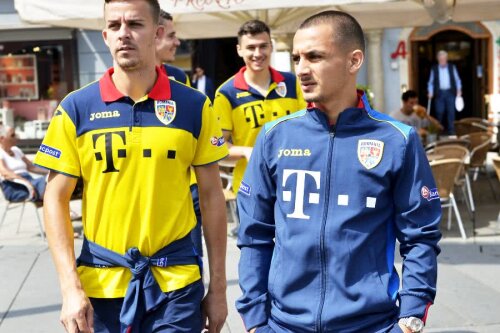 Alexandru Mitriță, în dreapta, nu a fost în lot pentru partida cu Insulele Feroe // FOTO: GSP