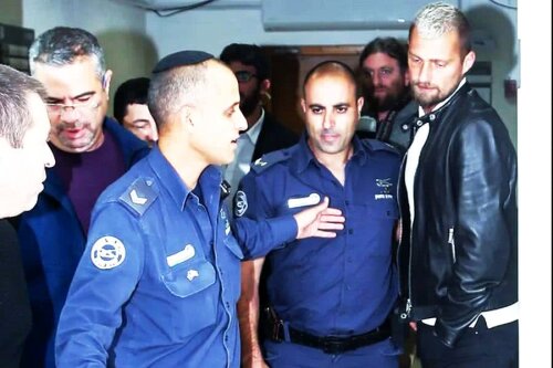 Gabi Tamaș a fost adus de polițiști ieri, spre prânz, la audierile de la tribunalul din Petah Tikva