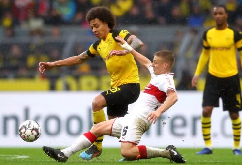 Axel Witsel într-un meci cu VfB Stuttgart // Foto: Guliver/GettyImages