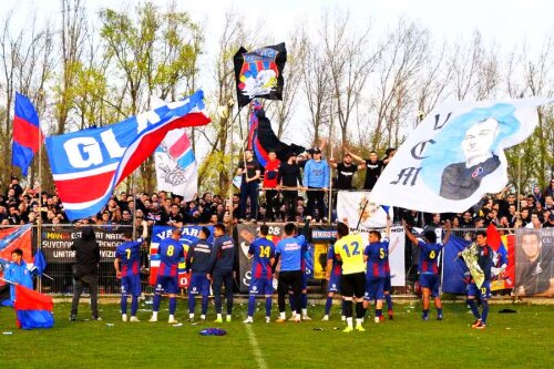 Bucurie fără margini și o horă a bucuriei roș-albastre. CSA Steaua a învins-o pe CS FC Dinamo la scor de neprezentare // FOTO: Cristi Preda