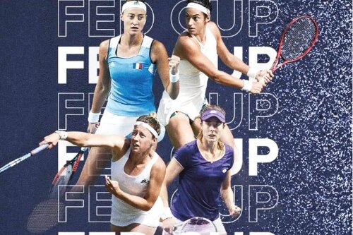 Caroline Garcia (21 WTA), Alizet Cornet (54 WTA), Kristina Mladenovic (63 WTA la simplu, 3 WTA la dublu) și Pauline Parmentier (53 WTA) fac parte din echipa de Fed Cup a Franței // Sursă foto: Twitter @FFTennis