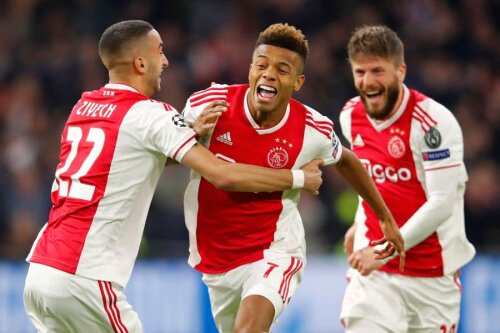 David Neres (centru) a sărbătorit intens golul marcat în poarta lui Juventus, în remiza 1-1