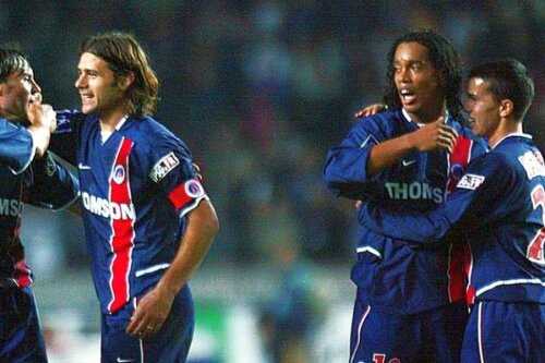 Selim Benachour, într-o supertrupă cu Pochettino (centru) și Ronaldinho (dreapta)