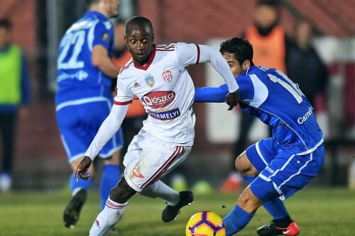Ibrahima Tandia, în alb, ar putea ajunge la Trabzonspor