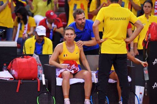Simona Halep, după înfrângerea din meciul de dublu // FOTO: Raed Krishan