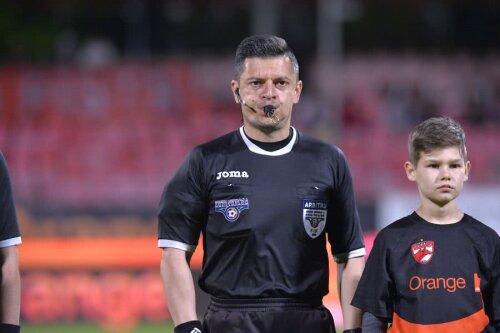 Iulian Dima, arbitrul partidei Dinamo - FC Botoșani 1-0 FOTO: Cristi Preda