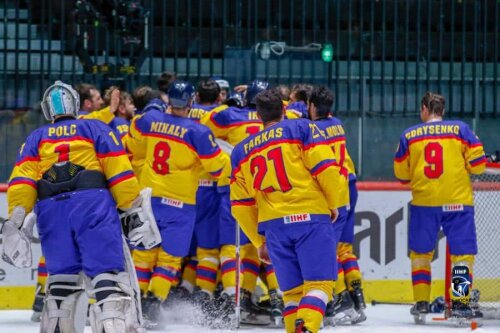 România a promovat în al doilea eșalon al hocheiului mondial Foto: IIHF