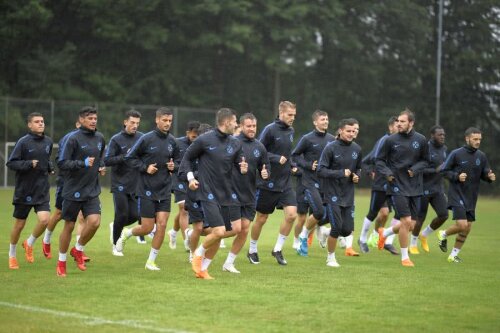 Jucătorii FCSB-ului se vor pregăti în această vară doar în România Foto: Raed Krishan