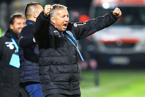 Dan Petrescu s-a bucurat după victoria cu Astra, 5-1, dar rămâne în gardă // FOTO: Raed Krishan