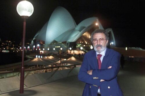 Ion Țiriac la Sydney, cu celebra Operă pe fundal, înainte de începerea agitatei ediții a JO // FOTO Mediafax