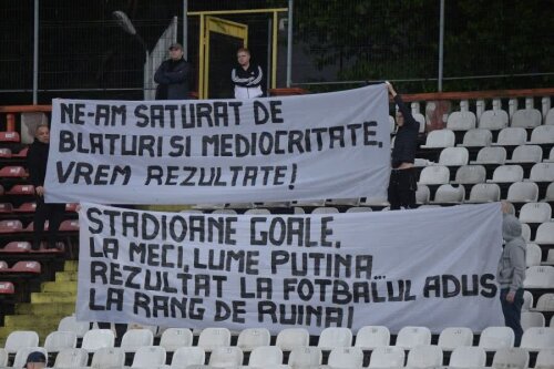 Banner-ul afișat de ultrași la meciul Dinamo - Gaz Metan 2-0 // FOTO: Cristi Preda