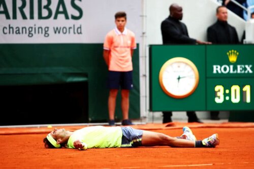 Rafael Nadal, emoționat după al 12-lea titlu la Roland Garros // FOTO: Guliver/Getty Images