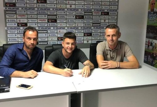 FOTO: Facebook FC Voluntari // Vlad Mihalcea a semnat cu FC Voluntari