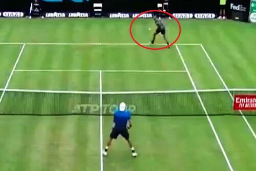 Nick Kyrgios și lovitura reușită la Stuttgart în fața lui Berretini // Captură Tennis TV