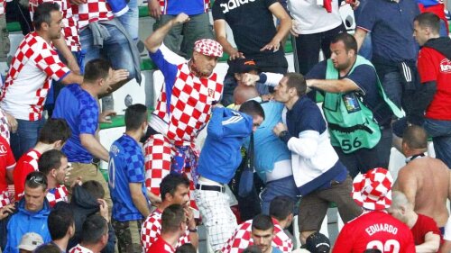 Fanii croați sunt recunoscuți pentru violența de la fotbalul lor intern, foto: eurosport.co.uk