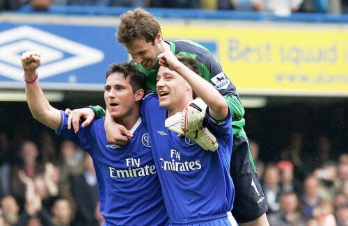 Petr Cech, cocoțat pe umerii lui Frank Lampard și John Terry, în primul sezon la Chelsea, în 2005, foto: Guliver/gettyimages